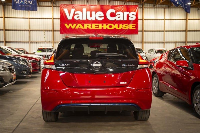 2022 Nissan Leaf S, photo 2