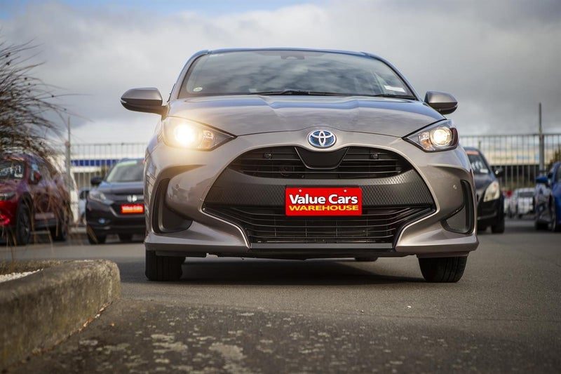 2021 Toyota Yaris Hybrid X, photo 2