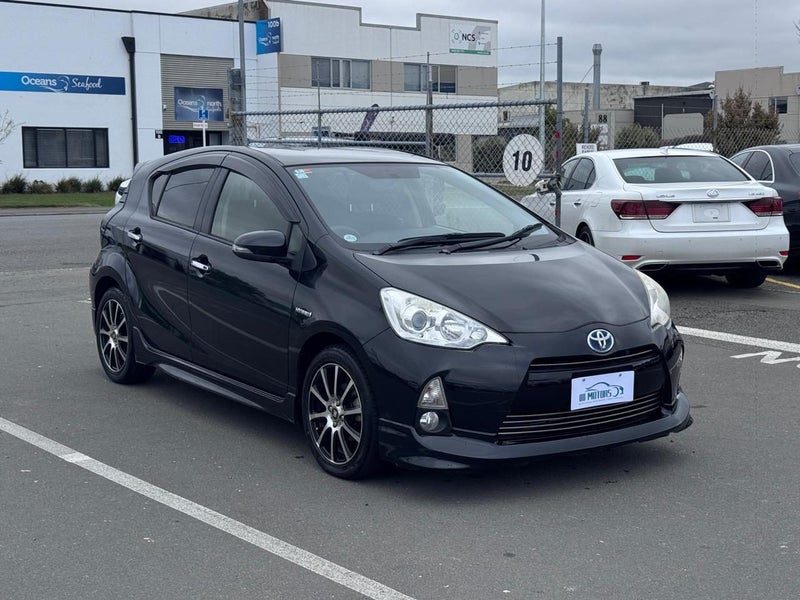 2012 Toyota Aqua S Push button start & Low kms!!, photo 3