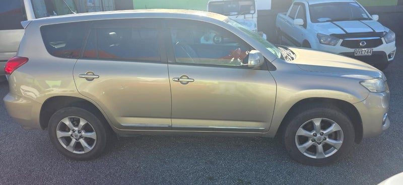 2010 Toyota Vanguard AWD 7 Seats, photo 2