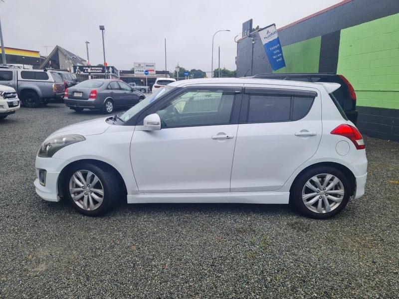 2014 Suzuki Swift RS, photo 2
