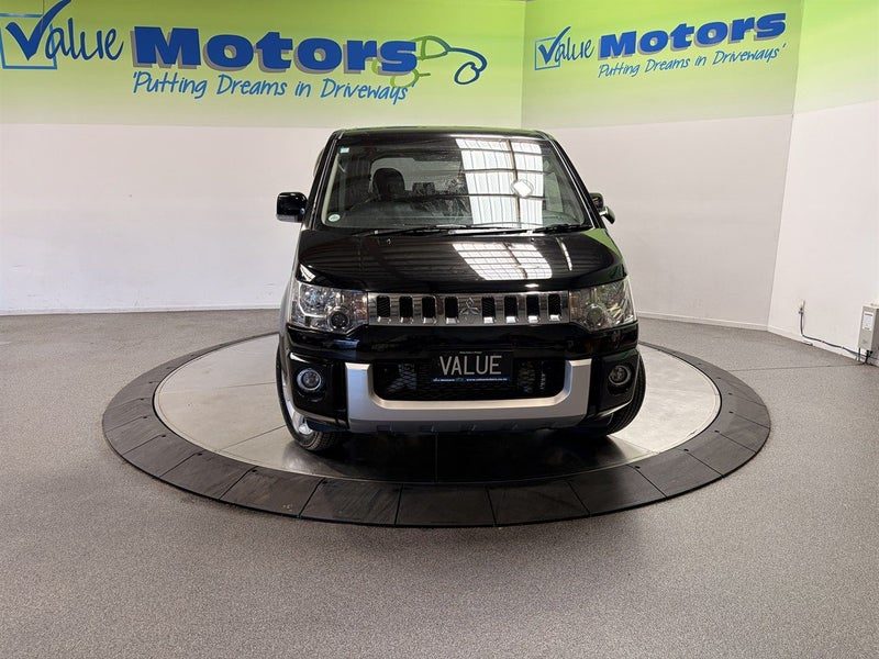 2017 Mitsubishi Delica 8 SEATER TURBO DIESEL 4WD, photo 2