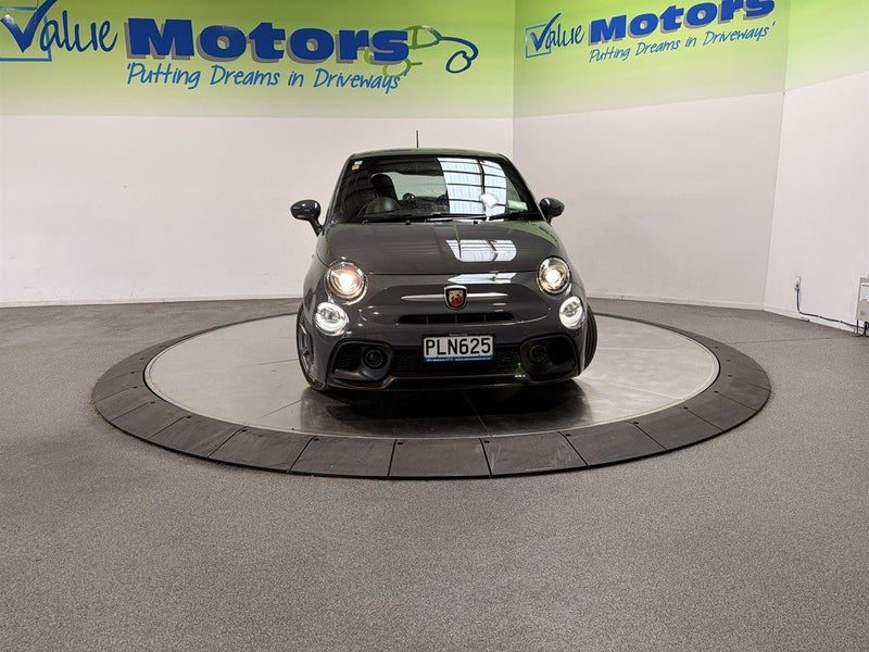 2022 Fiat Abarth 595 with APPEALING LOW KMS, photo 2