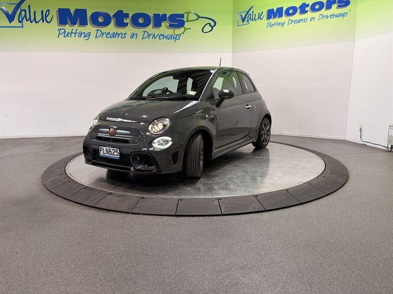 2022 Fiat Abarth 595 with APPEALING LOW KMS, photo 3