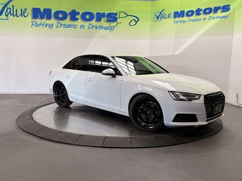 2017 Audi A4 2.0L TFSi BLACK PACK!!