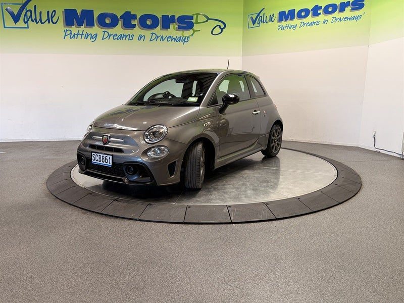 2022 Fiat Abarth 595 with APPEALING LOW KMS, photo 3