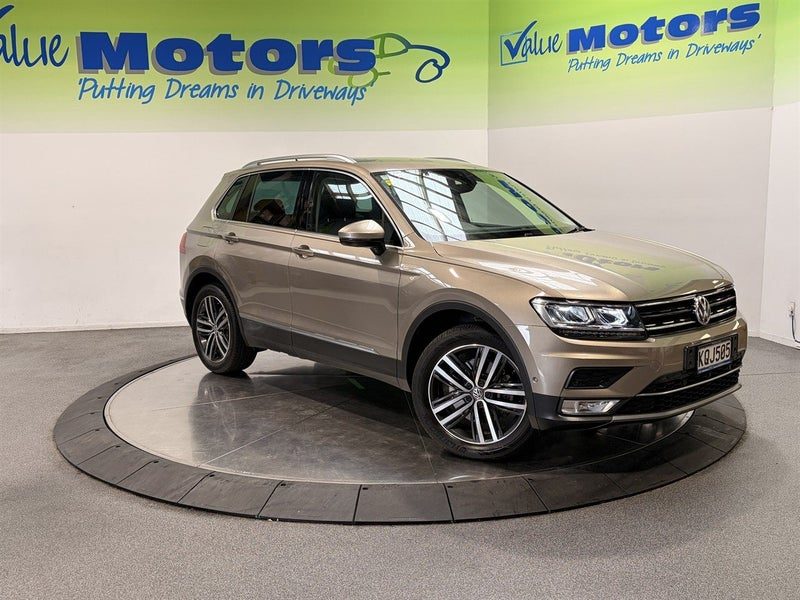 2017 Volkswagen Tiguan TSi HIGHLINE by 1 OWNER