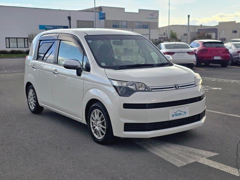 2015 Toyota Spade G Heated seats & Reverse camera, photo 3