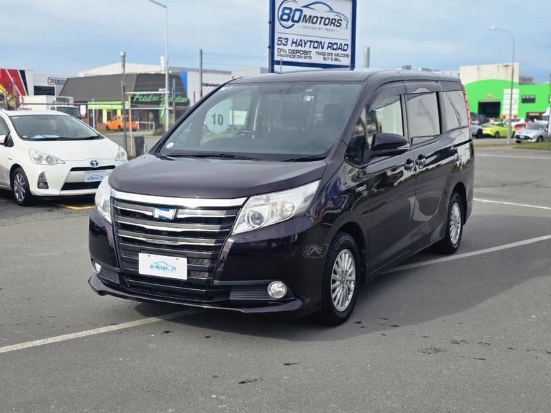 2014 Toyota Noah Hybrid G, 7 Seater