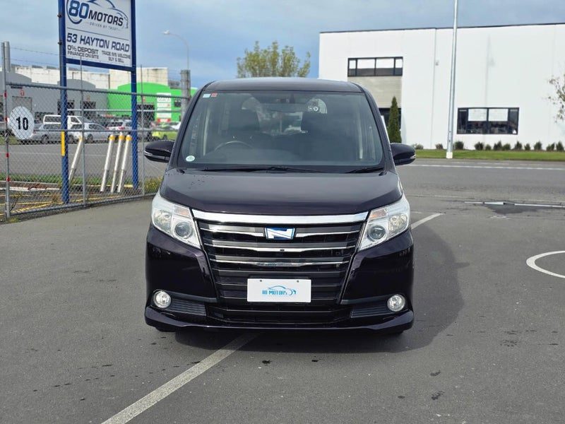 2014 Toyota Noah Hybrid G, 7 Seater, photo 2