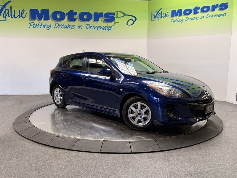 2012 Mazda Axela 1.5L with LOW KMS!!