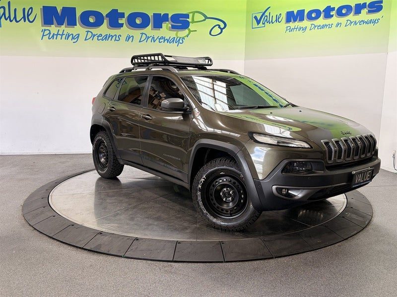 2014 Jeep Cherokee 3.2L 4WD .. HOW COOL IS THIS!!
