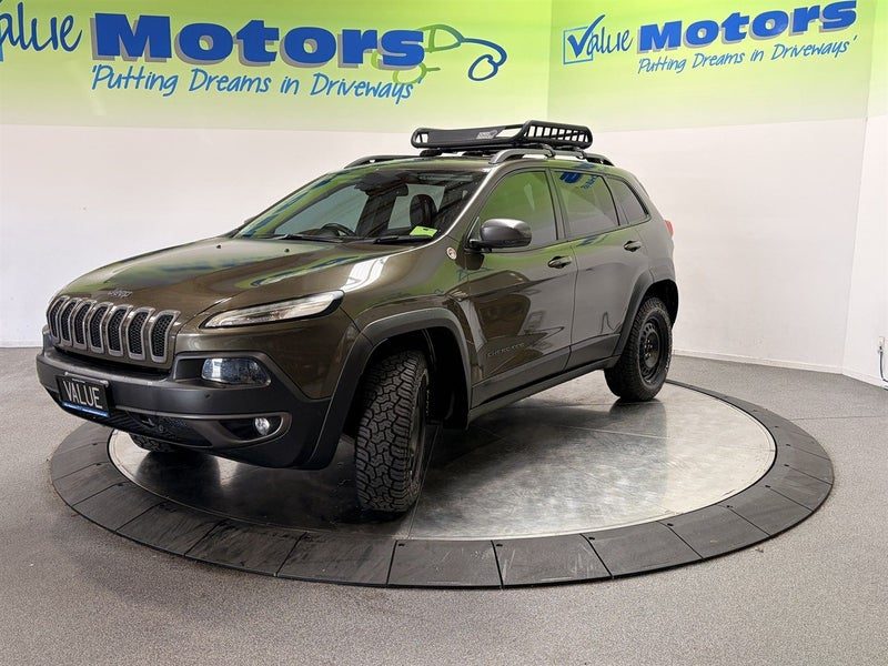 2014 Jeep Cherokee 3.2L 4WD .. HOW COOL IS THIS!!, photo 3