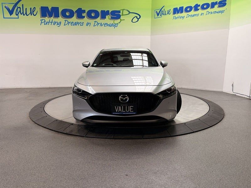 2023 Mazda 3 NEW SHAPE ON NEW ALLOYS!!, photo 2
