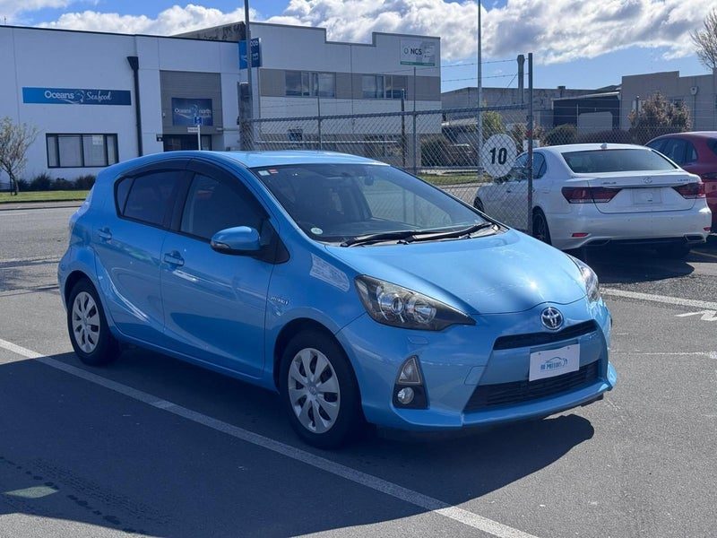 2013 Toyota Aqua S, photo 3