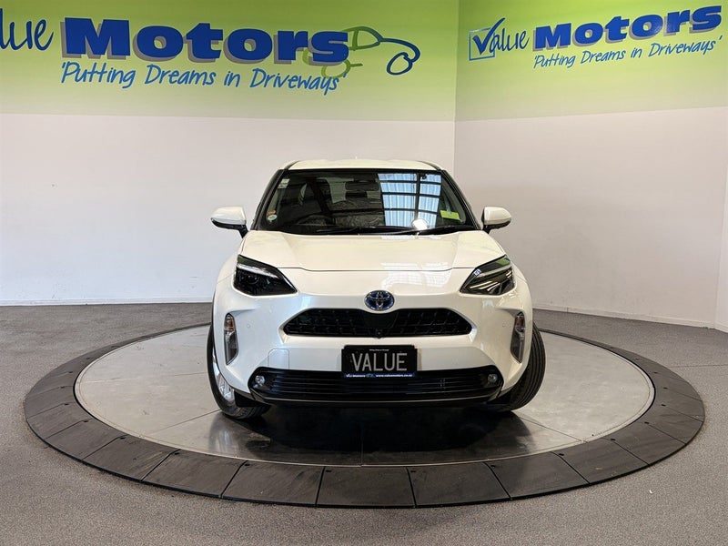 2021 Toyota Yaris Cross HYBRID, ONLY 24,361KMS!!, photo 2