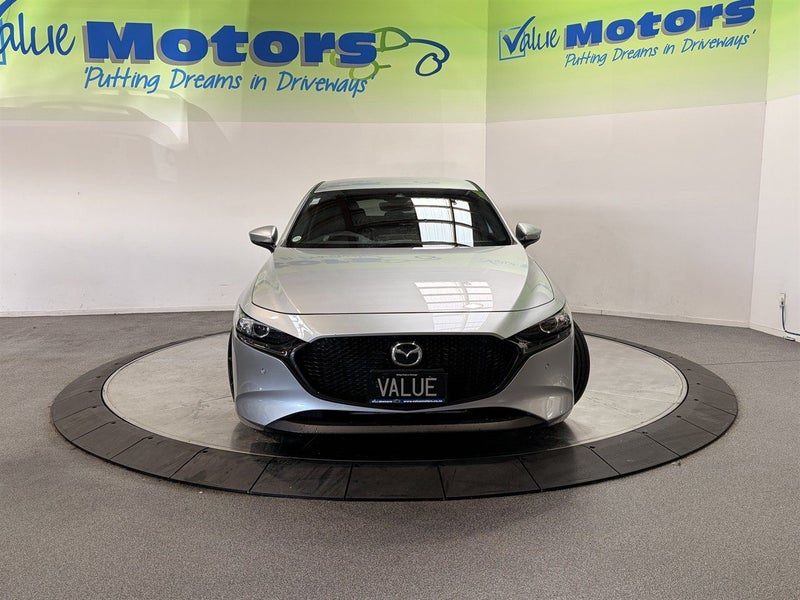 2023 Mazda 3 NEW SHAPE ON NEW ALLOYS!!, photo 2