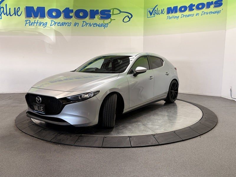 2023 Mazda 3 NEW SHAPE ON NEW ALLOYS!!, photo 3