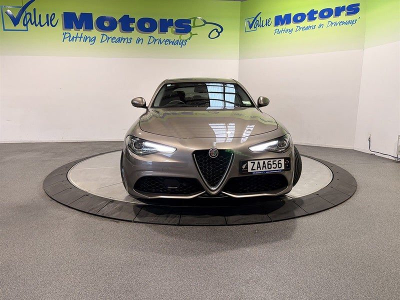 2017 Alfa Romeo Giulia VELOCE, photo 2