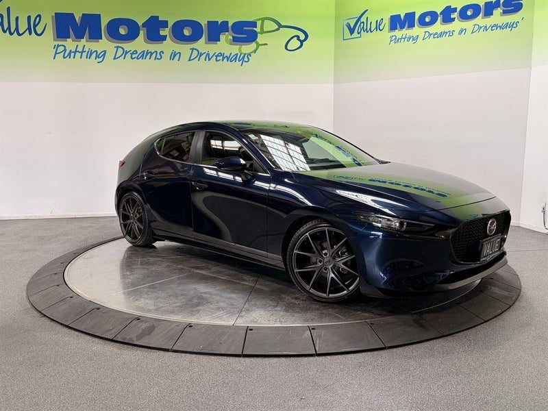 2023 Mazda 3 NEW SHAPE on NEW ALLOYS and TYRES