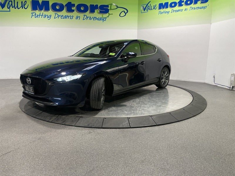 2020 Mazda 3 NEW SHAPE 2.0L STUNNER!!, photo 3