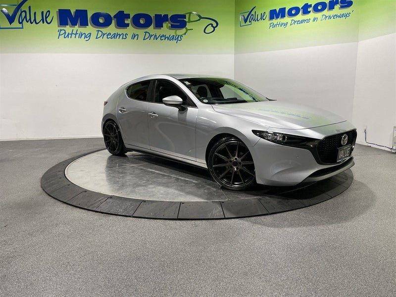 2023 Mazda 3 NEW SHAPE on NEW ALLOYS and TYRES