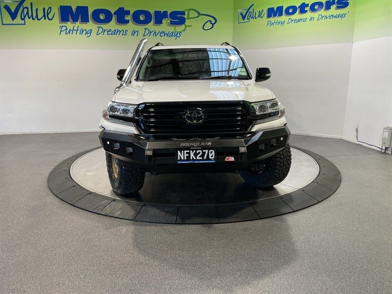 2015 Toyota Land Cruiser 200 SERIES V8 BEAST-MODE, photo 2