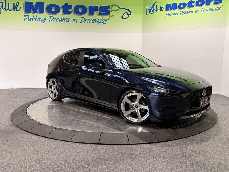 2023 Mazda 3 NEW SHAPE on NEW ALLOYS and TYRES
