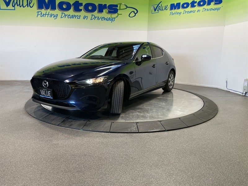 2023 Mazda 3 NEW SHAPE, SHARP LOOKING CARS!!, photo 3