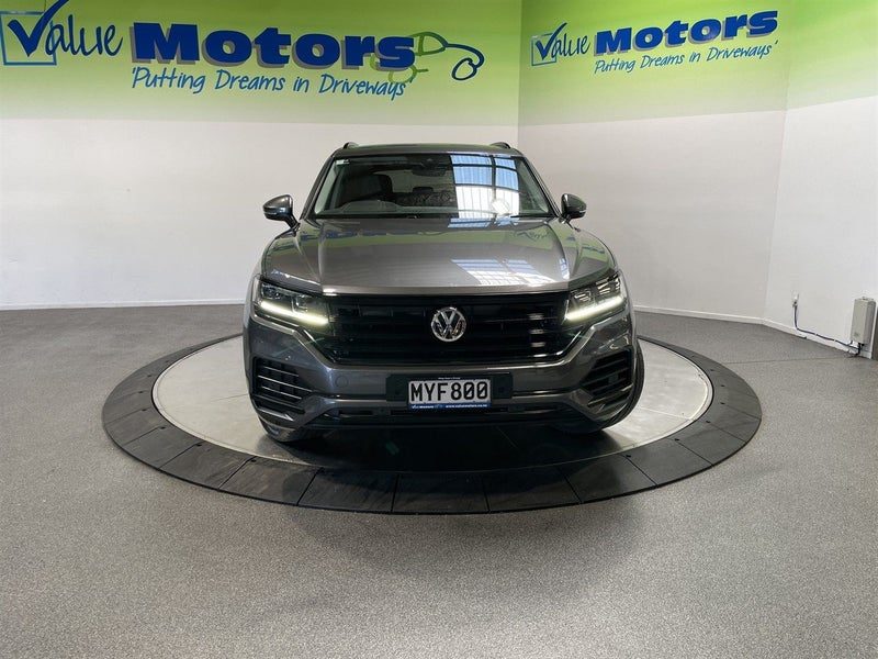 2020 Volkswagen Touareg V6, photo 2