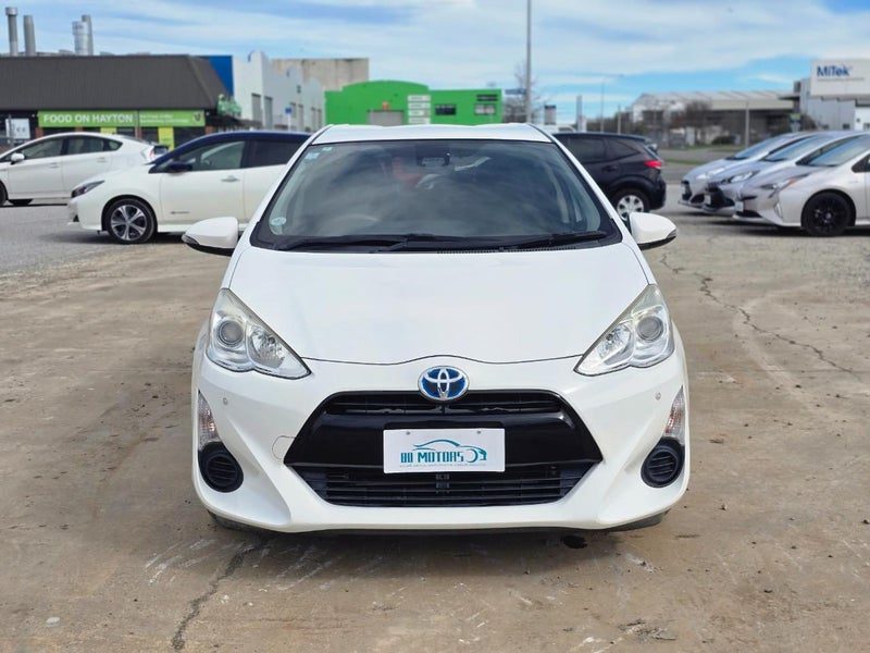 2017 Toyota Aqua S Model Safey Package Edition, photo 2
