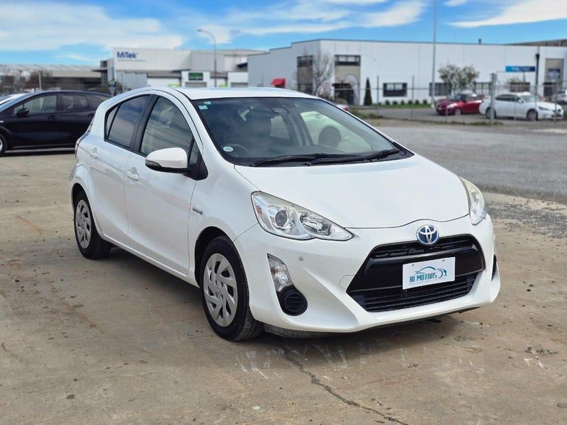 2017 Toyota Aqua S Model Safey Package Edition, photo 3