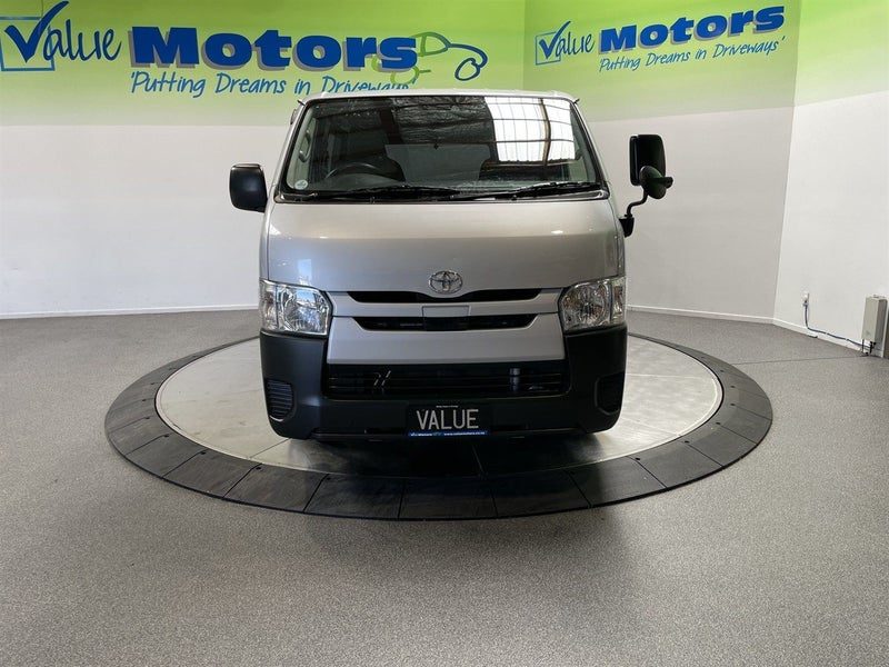 2020 Toyota Hiace 5 DOOR DIESEL .. VERY TIDY, photo 2
