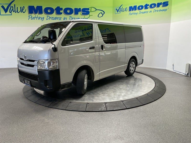 2020 Toyota Hiace 5 DOOR DIESEL .. VERY TIDY, photo 3