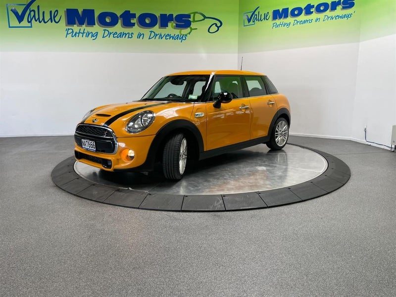 2017 MINI Cooper S .. NZ NEW STUNNING COLOUR, photo 3