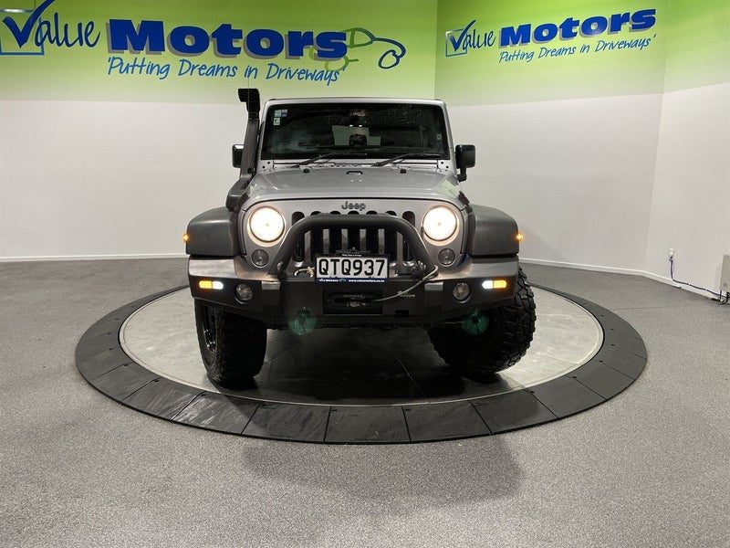 2016 Jeep Wrangler Sport, photo 2