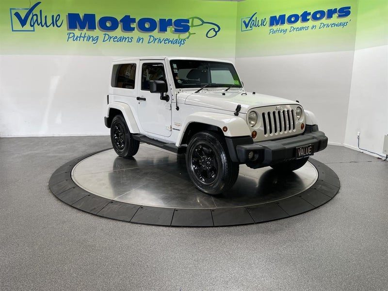 2013 Jeep Wrangler SAHARA SHORT WHEEL BASE!!