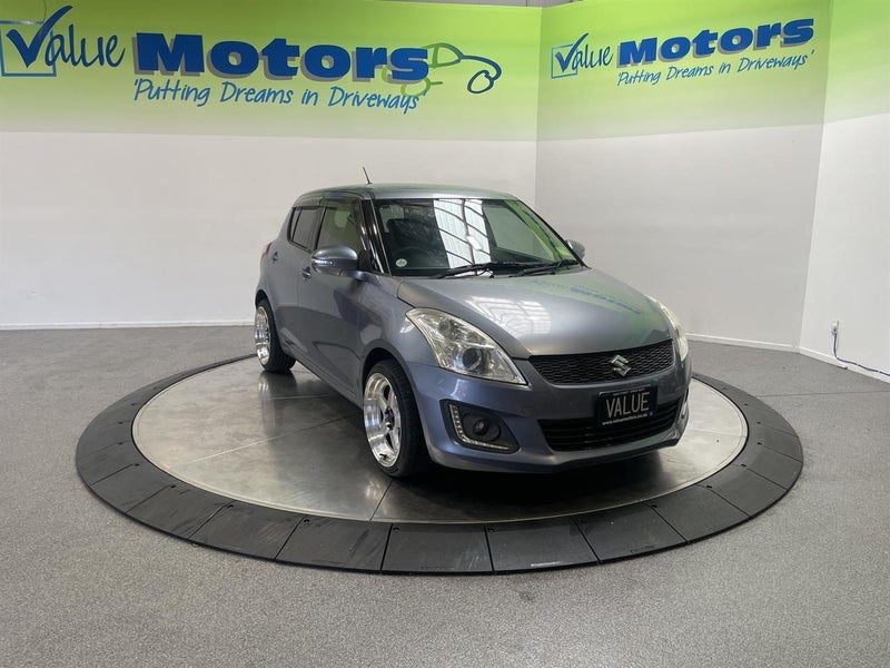 2013 Suzuki Swift, photo 2