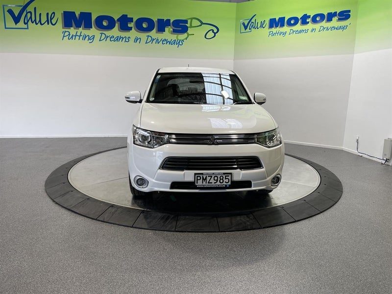 2013 Mitsubishi Outlander PHEV, photo 3
