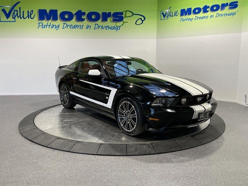 2011 Ford Mustang GT, photo 2