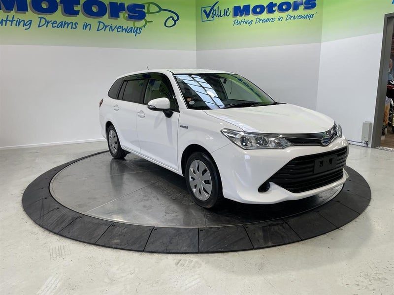 2017 Toyota Corolla FIELDER HYBRID, LATE MODEL, photo 2