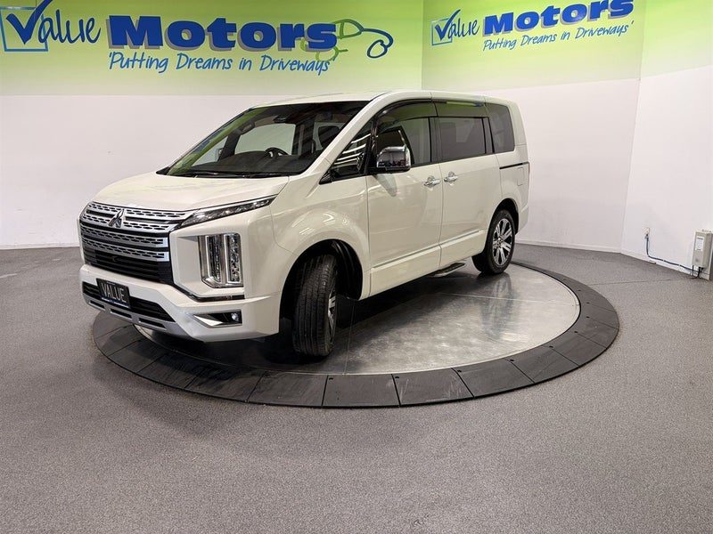 2019 Mitsubishi Delica, photo 3