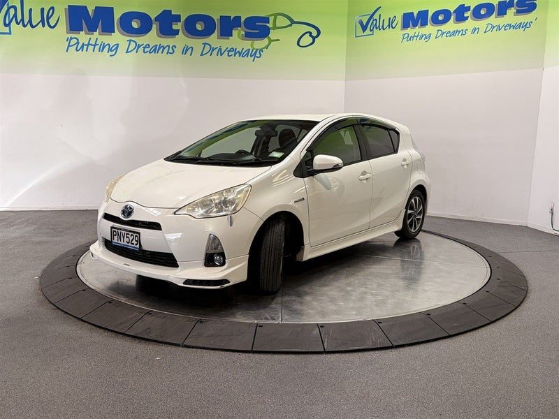 2014 Toyota Aqua HYBRID .. PUSH BUTTON START, photo 3
