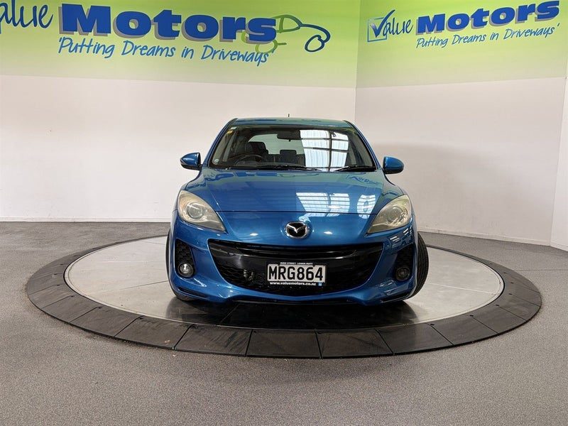 2012 Mazda Axela, photo 2