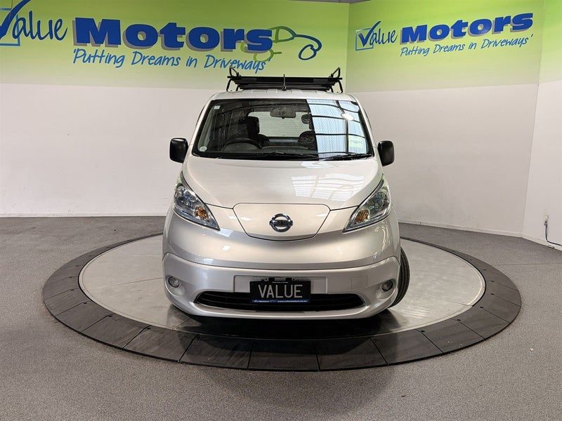 2015 Nissan NV200, photo 2