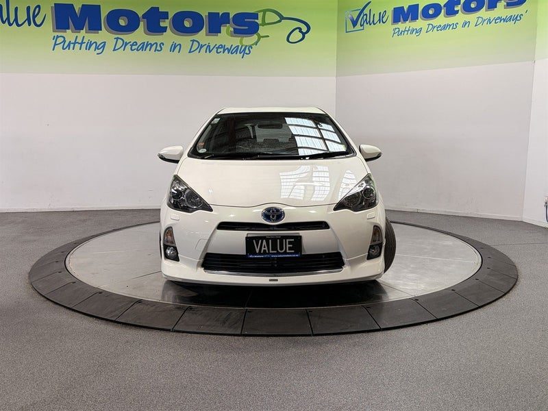 2013 Toyota Aqua HYBRID .. PUSH BUTTON START, photo 2