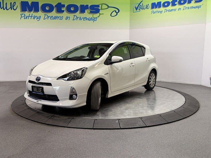 2013 Toyota Aqua HYBRID .. PUSH BUTTON START, photo 3