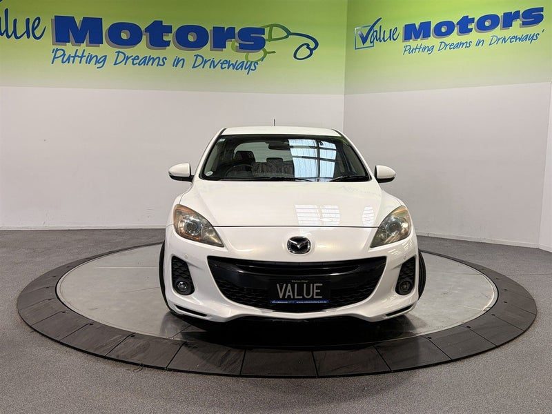 2012 Mazda Axela 2.0L CRISP EXAMPLE with LOW KMS!!, photo 2