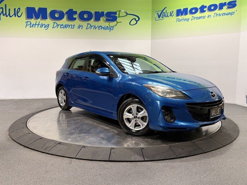 2012 Mazda Axela 2.0L with LOW KMS