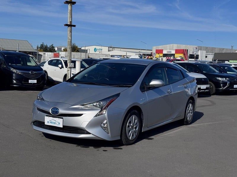 2016 Toyota Prius S Model With Reversing Camera